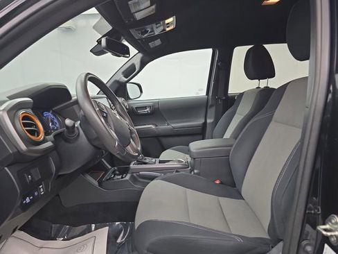 Used 2020 Toyota Tacoma TRD Off-Road image 22