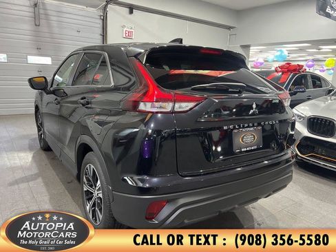 Used 2022 Mitsubishi Eclipse Cross SE image 3