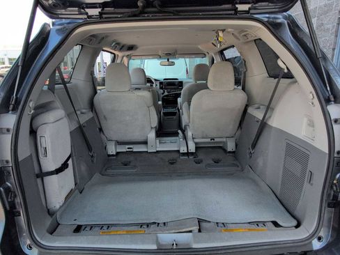Used 2014 Toyota Sienna LE FWD image 30