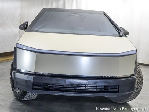 Used 2024 Tesla Cybertruck AWD Crew Cab image 6