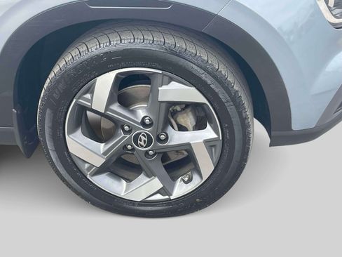 Used 2022 Hyundai Venue SEL FWD image 8