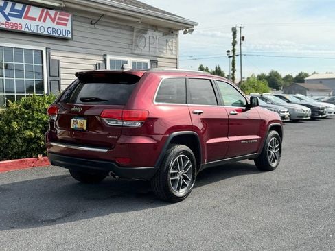 Used 2017 Jeep Grand Cherokee Limited AWD/4WD image 5