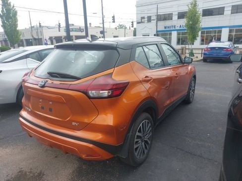 Used 2023 Nissan Kicks SV FWD image 2