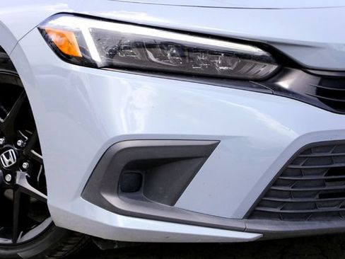 Used 2023 Honda Civic Sport image 3
