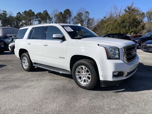 Used 2017 GMC Yukon SLT image 2