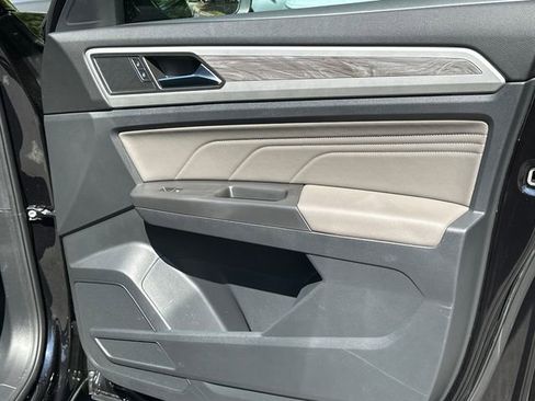 Used 2022 Volkswagen Atlas Cross Sport SE FWD image 14