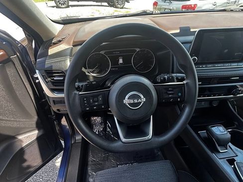 Used 2023 Nissan Rogue SV AWD/4WD image 8