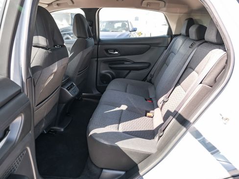 Used 2023 Nissan Ariya FWD image 19