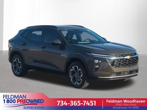 Used 2024 Chevrolet Trax LT w/ LT Convenience Package image 1