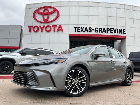 Used 2026 Toyota Camry XLE image 2