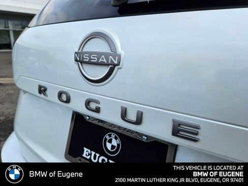 Used 2024 Nissan Rogue SV AWD/4WD image 16