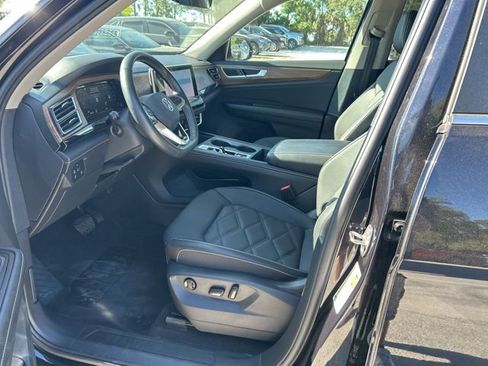 Used 2025 Volkswagen Atlas SE FWD image 5