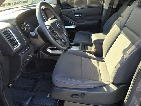 Used 2023 Nissan Frontier SV w/ Technology Package AWD/4WD image 18