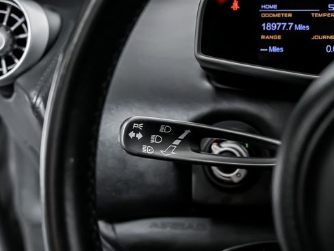 Used 2015 McLaren 650S Spider image 27