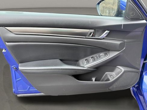 Used 2018 Honda Accord Sport image 14