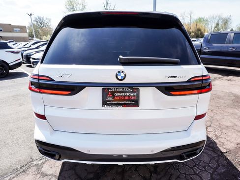 Used 2024 BMW X7 xDrive40i w/ M Sport Package AWD/4WD image 5