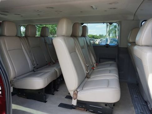 Used 2017 Nissan NV 3500 SL RWD image 8