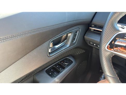 Used 2024 Nissan Ariya FWD image 33