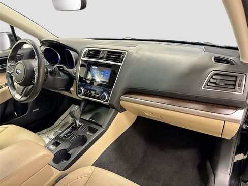 Used 2018 Subaru Outback 3.6R Limited image 30