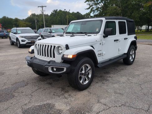 Used 2021 Jeep Wrangler Unlimited Sahara image 8