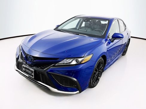 Used 2023 Toyota Camry XSE w/ Cold Weather Package FWD image 3