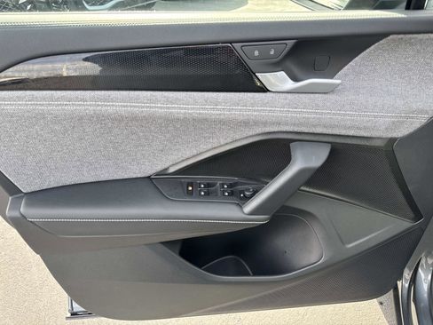 Certified 2025 Volkswagen Tiguan S w/ 18" Wheel Package image 12