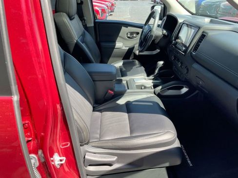 Used 2024 Nissan Frontier SL w/ Technology Package RWD image 19