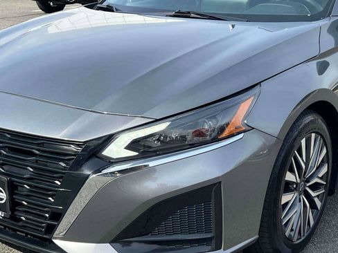 Used 2023 Nissan Altima 2.5 SV w/ SV Premium Package image 7