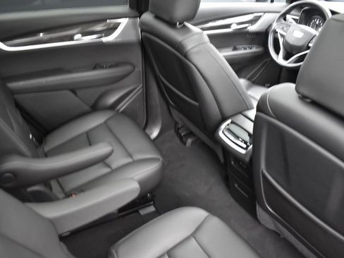 Used 2021 Cadillac XT6 Sport image 34