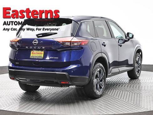 Used 2024 Nissan Rogue SV AWD/4WD image 5