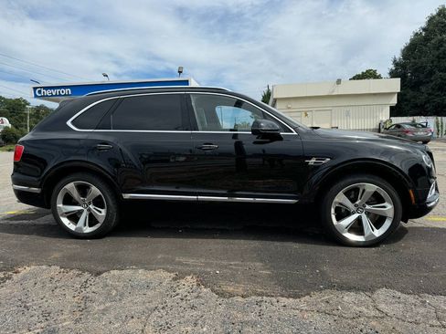 Used 2017 Bentley Bentayga AWD/4WD image 6