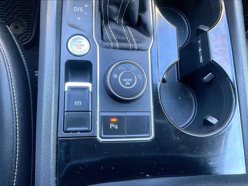 Used 2023 Volkswagen Atlas SEL image 28