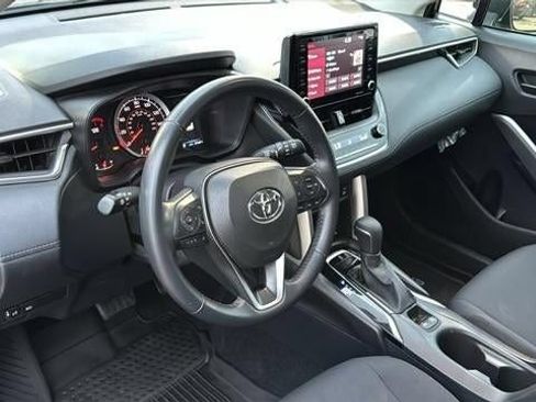 Used 2022 Toyota Corolla Cross LE AWD/4WD image 12