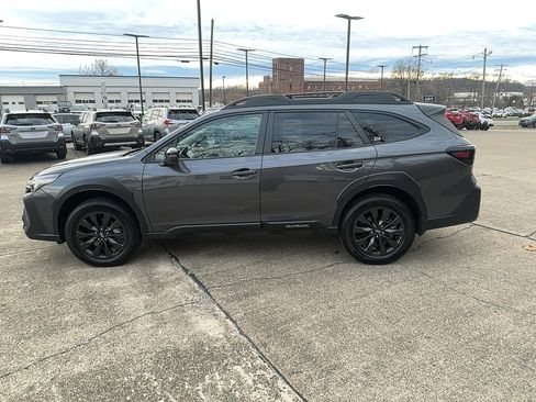 Used 2023 Subaru Outback Onyx Edition image 7