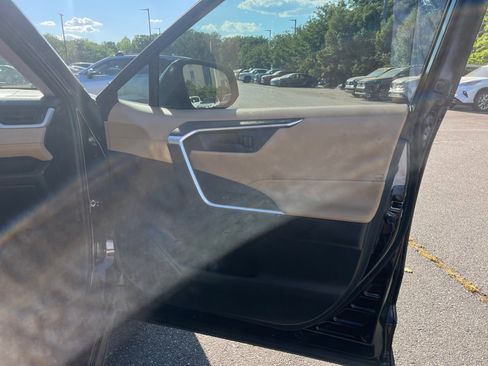 Certified 2025 Toyota RAV4 LE FWD image 35