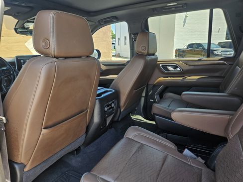 Used 2021 Chevrolet Tahoe High Country w/ Premium Package AWD/4WD image 28