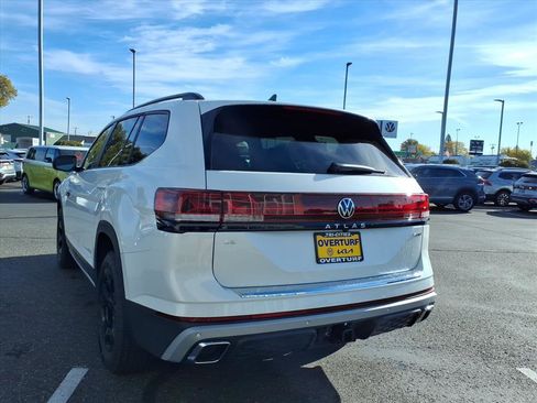 New 2026 Volkswagen Atlas Peak Edition AWD/4WD image 4