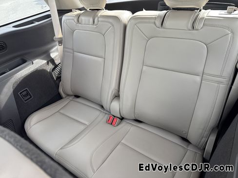 Used 2023 Lincoln Aviator Reserve w/ Equipment Group 201A image 28