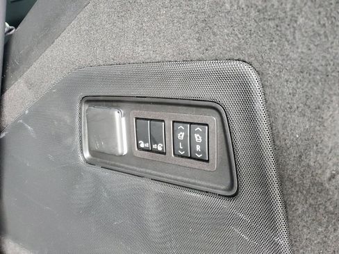 Used 2023 Cadillac Escalade Premium Luxury w/ LPO, Radiant Package image 33