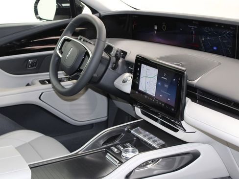 New 2026 Lincoln Nautilus Premier image 30