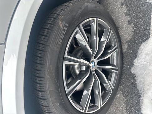 Used 2026 BMW X5 xDrive50e image 6