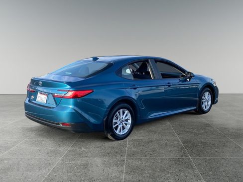 Used 2025 Toyota Camry LE w/ Convenience Package FWD image 5