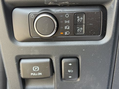 Used 2022 Ford Expedition Max XLT image 23