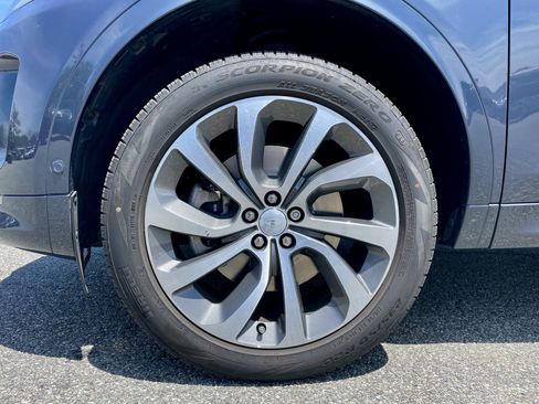 Certified 2025 Land Rover Discovery Sport S AWD/4WD image 9