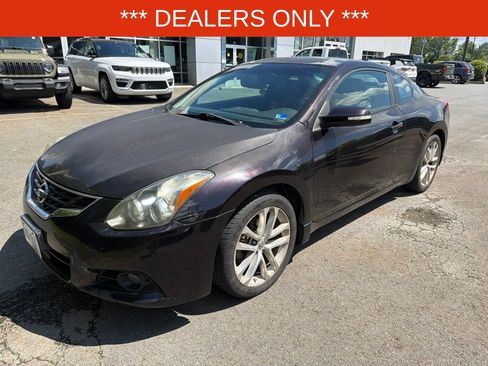 Used 2010 Nissan Altima 3.5 SR w/ Leather Pkg FWD image 1