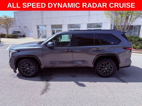 Used 2025 Toyota Sequoia Platinum AWD/4WD image 4