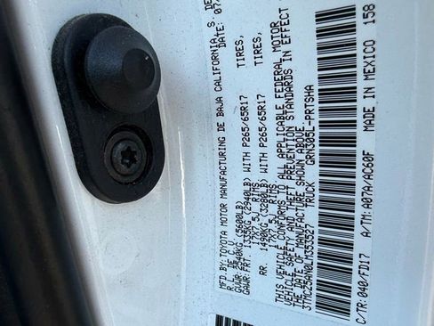 Used 2020 Toyota Tacoma TRD Sport w/ Technology Package image 24