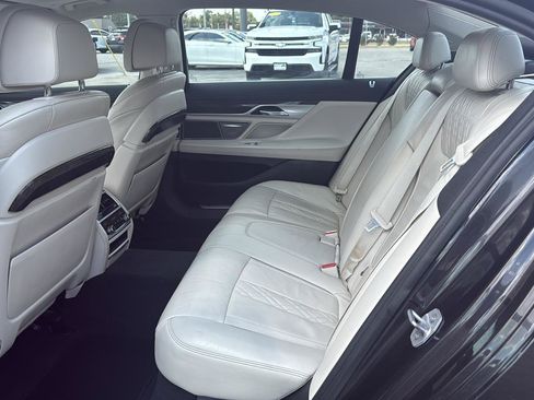 Used 2018 BMW 750i xDrive AWD/4WD image 14