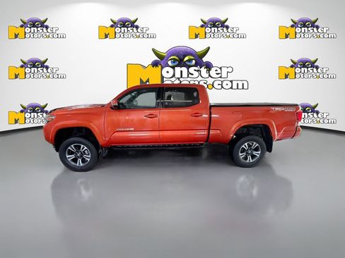 Used 2016 Toyota Tacoma TRD Sport AWD/4WD image 7