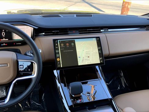 New 2025 Land Rover Range Rover Sport SE image 8